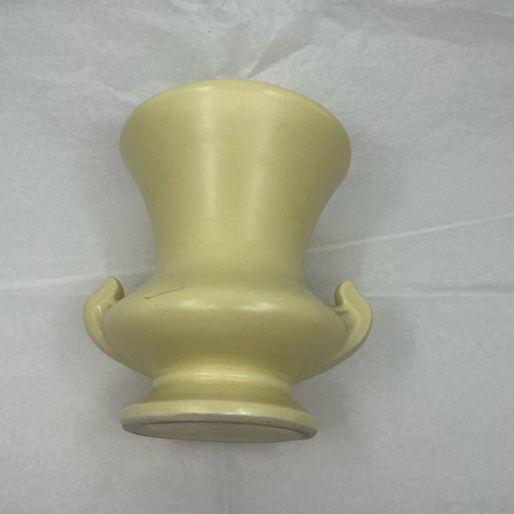 McCOY 1946 URN VASE FROM “BLOSSOMTIME” LINE - Picture 3 of 5